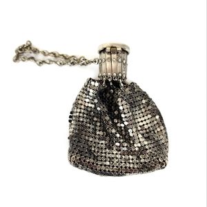 Vintage rare silver metal mesh small pouch acordian opening